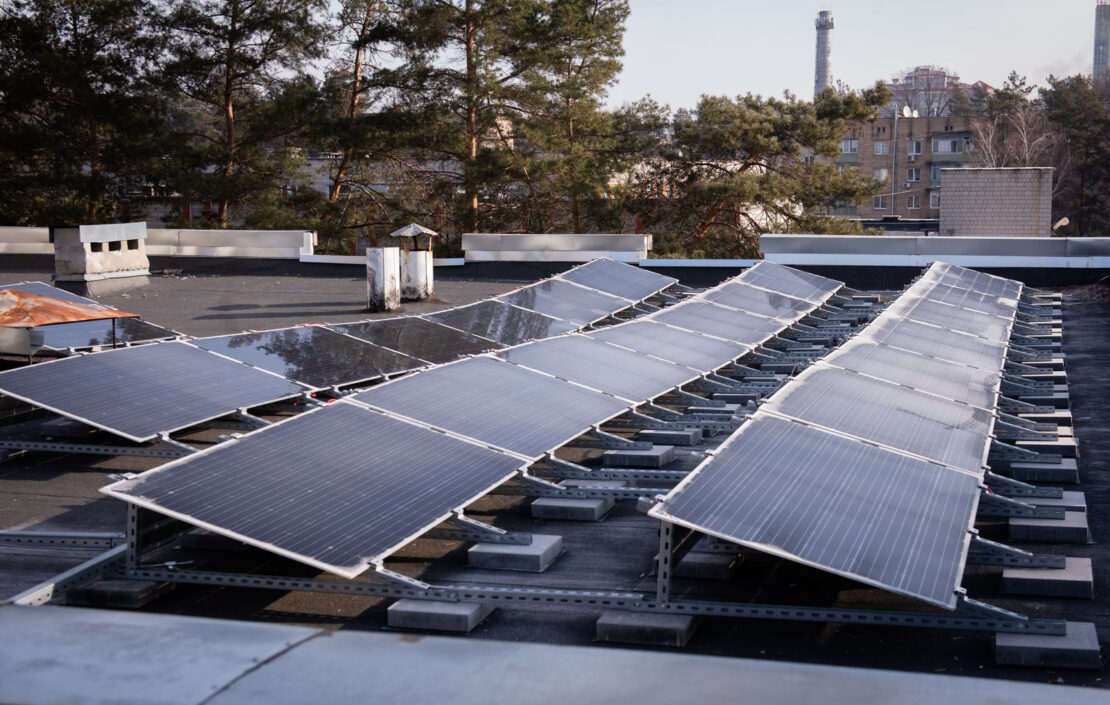 У 56 лікарнях України встановлені сонячні електростанції