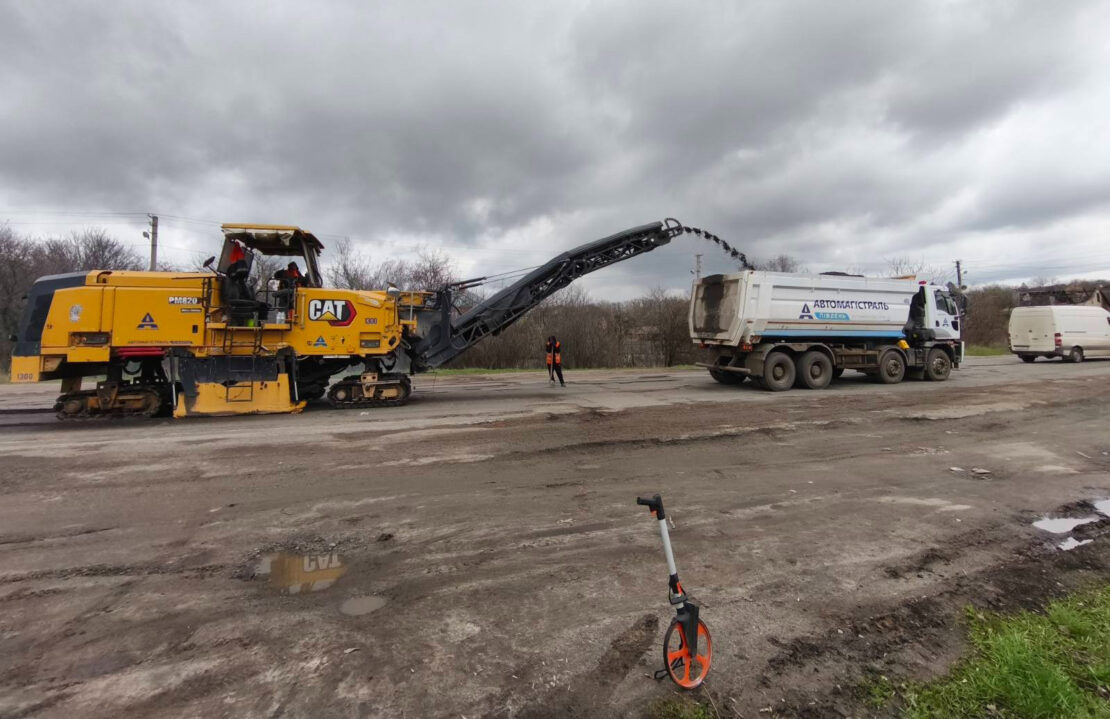 На Кільцевій дорозі Харкова проводять ремонтні роботи