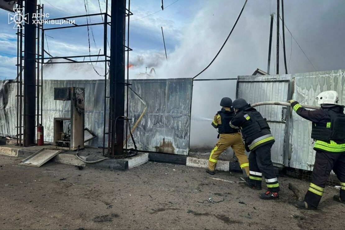 Ворог вдарив по АЗС на Харківщині: сталася пожежа 