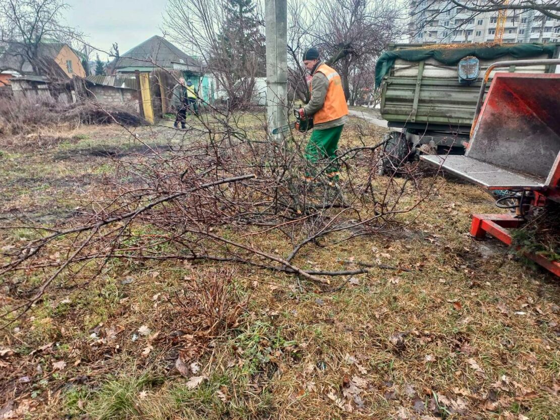 Комунальники навели лад у приватному секторі Харкова (фото)
