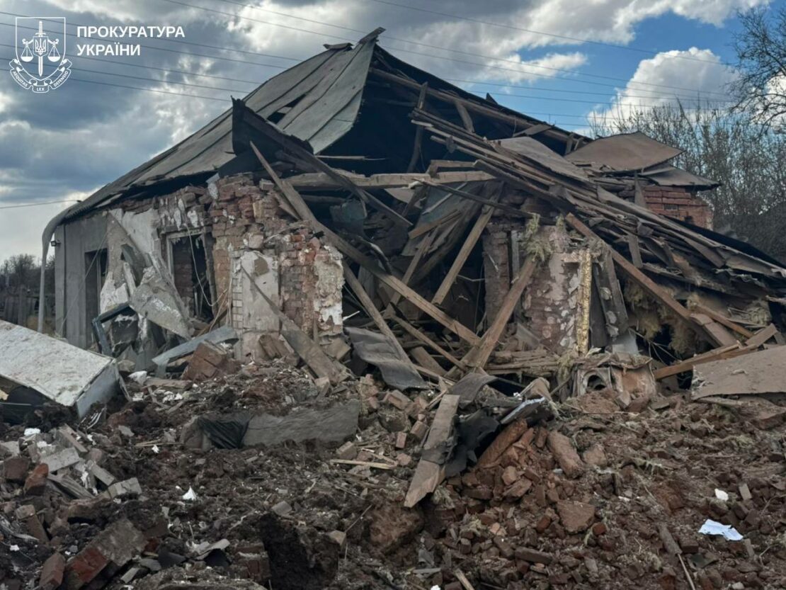 Удар по Богодухову: постраждали четверо людей, серед них дитина (фото)