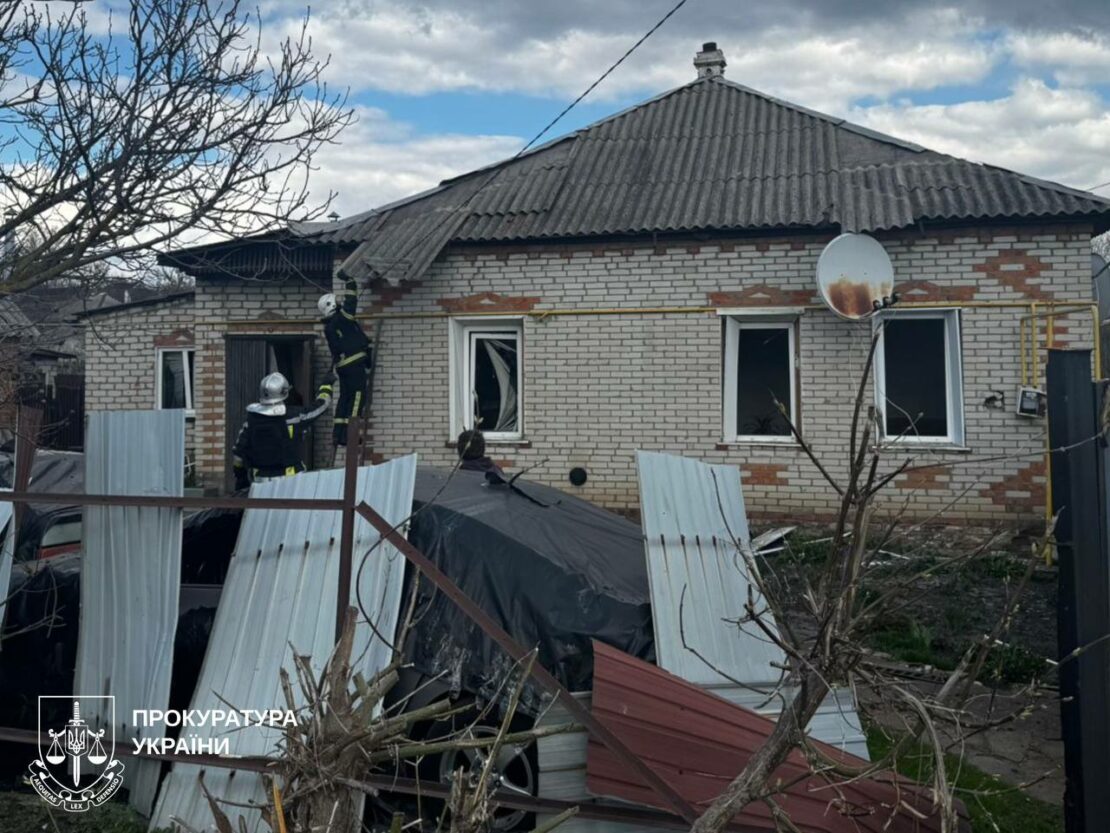 Удар по Богодухову: постраждали четверо людей, серед них дитина (фото)