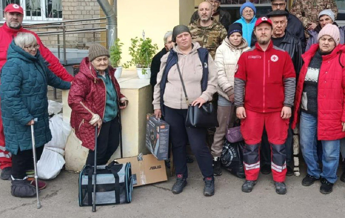 Екіпажі «Білий Янгол» евакуюють цивільних з-під обстрілів