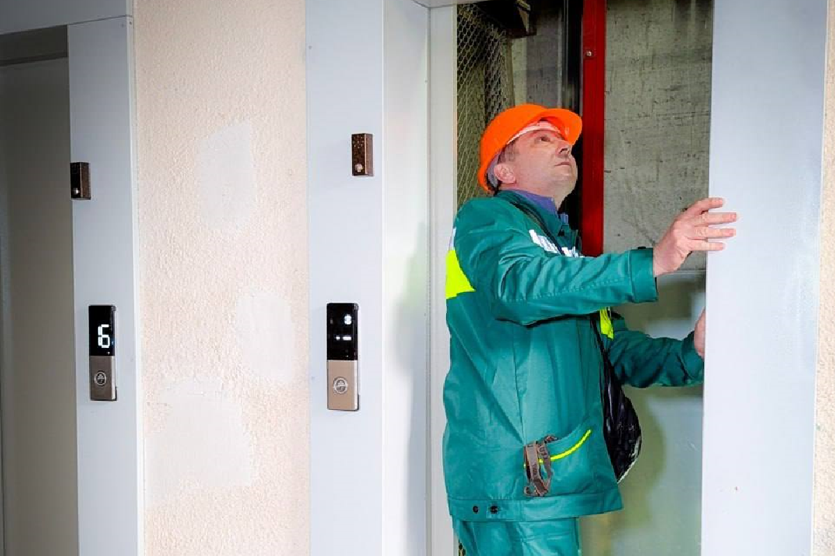 За тиждень у Харкові відновили роботу 14 ліфтів