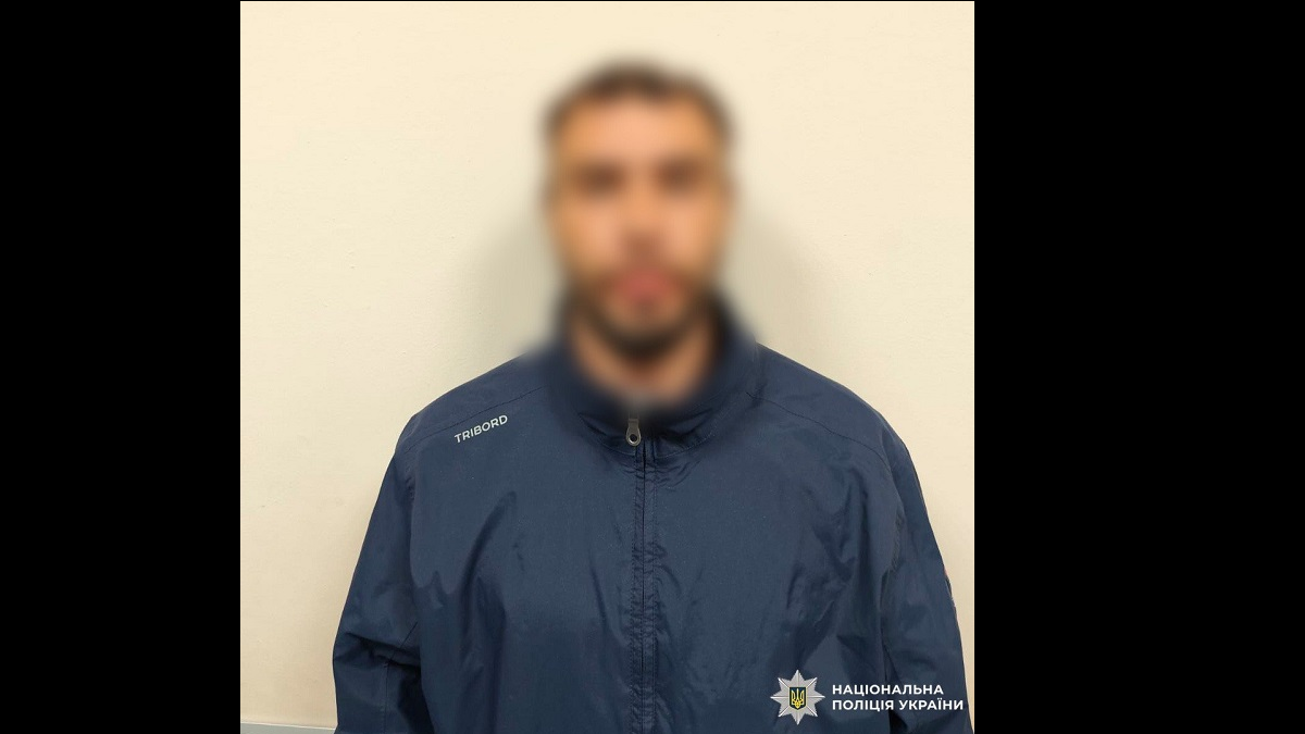 У Харкові поліцейські викрили чоловіка, який торгував гранатами