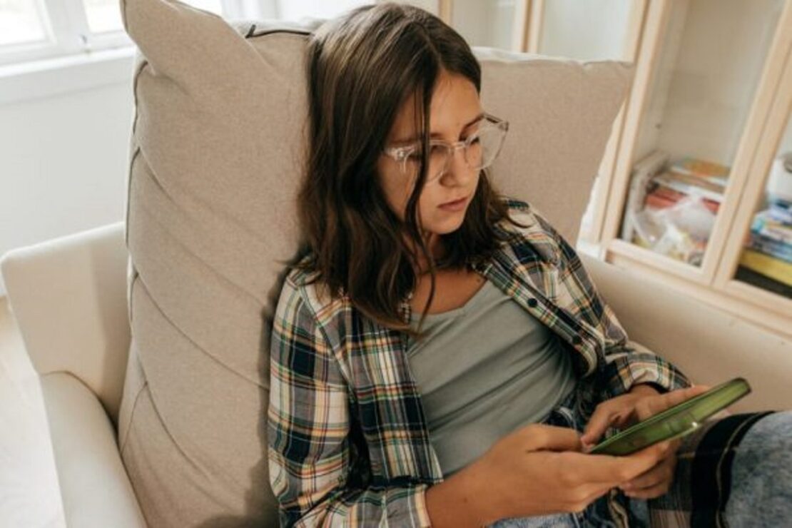 Безпека дітей онлайн: чи готова Україна до обмежень соцмереж