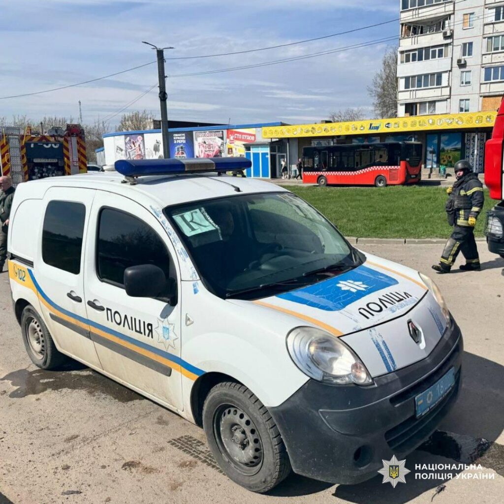 Через ворожі обстріли у Харкові постраждали 11 людей (фото)