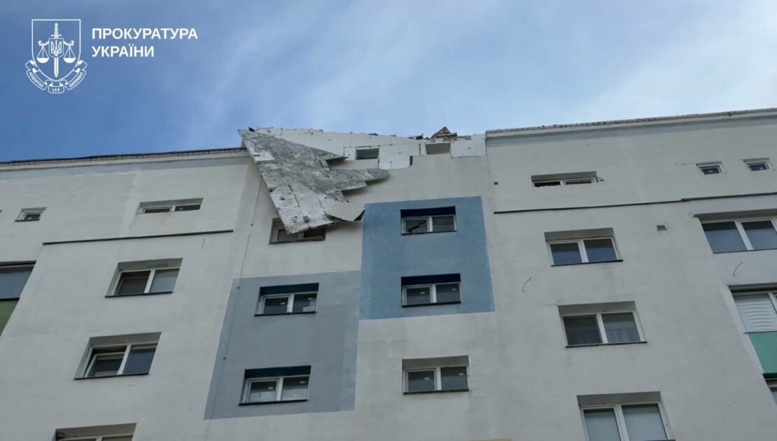 Через ворожі обстріли у Харкові постраждали 11 людей (фото)