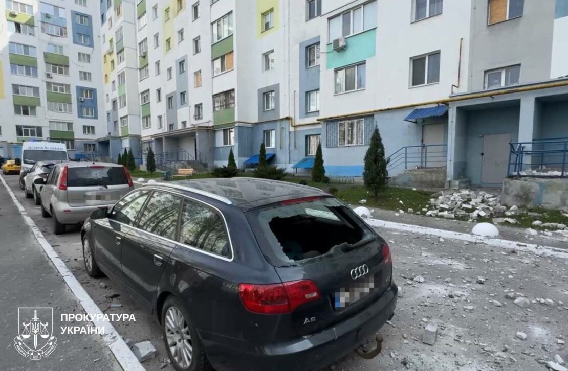 Через ворожі обстріли у Харкові постраждали 11 людей (фото)