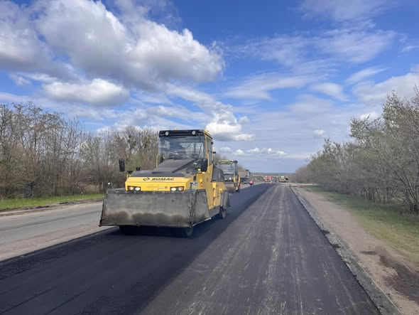 Дорожники продовжують відновлення трас на Харківщині (фото)
