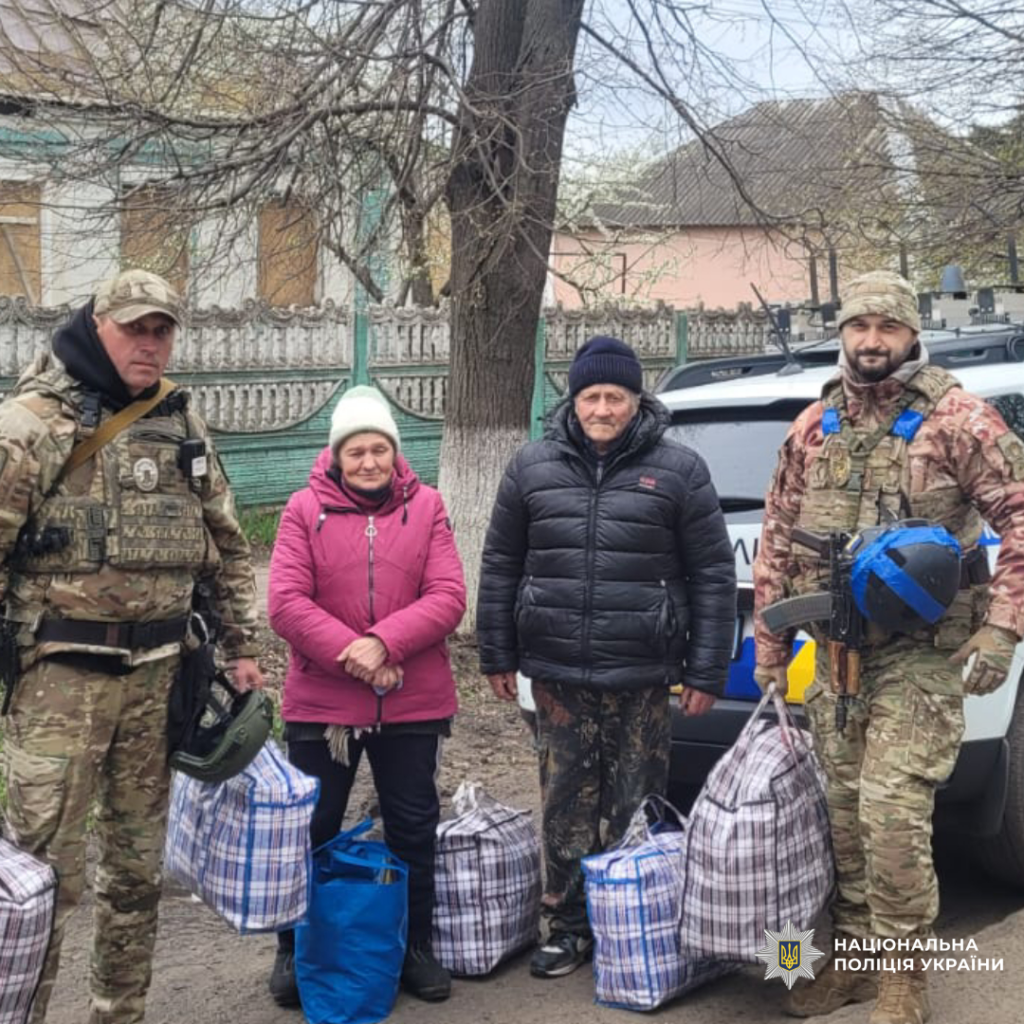 Евакуація на Харківщині: поліція вивезла мешканців із Куп’янського району