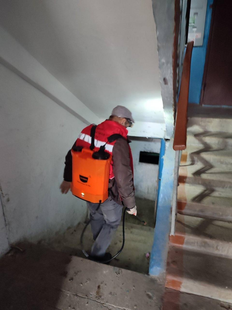 У житлових будинках Харкова проводять дизінфекцію (фото)