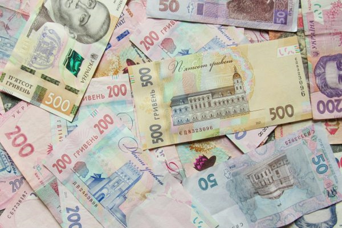 В Україні поменшало фальшивих грошей: що підробляють найчастіше