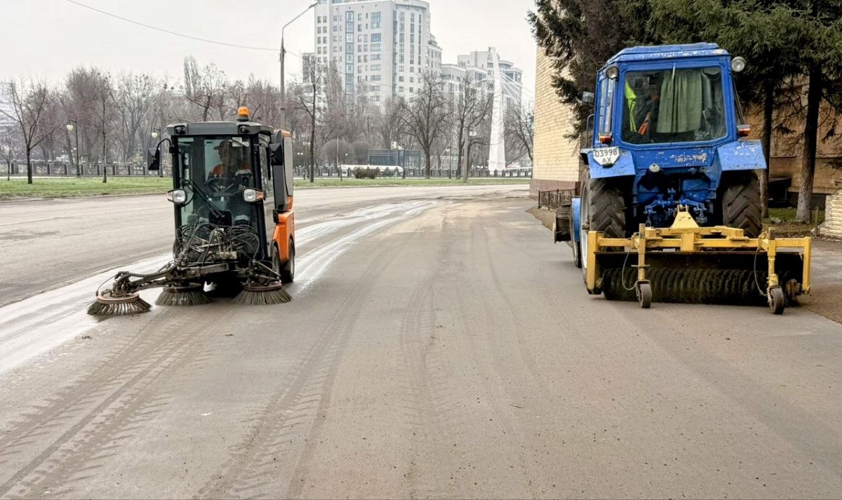 З початку весни комунальники вивезли з Харкова близько 10 тисяч кубометрів змету