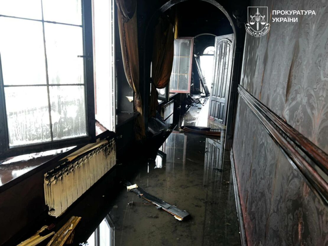 Наслідки нічних обстрілів Харкова: під ударами перебували три райони 