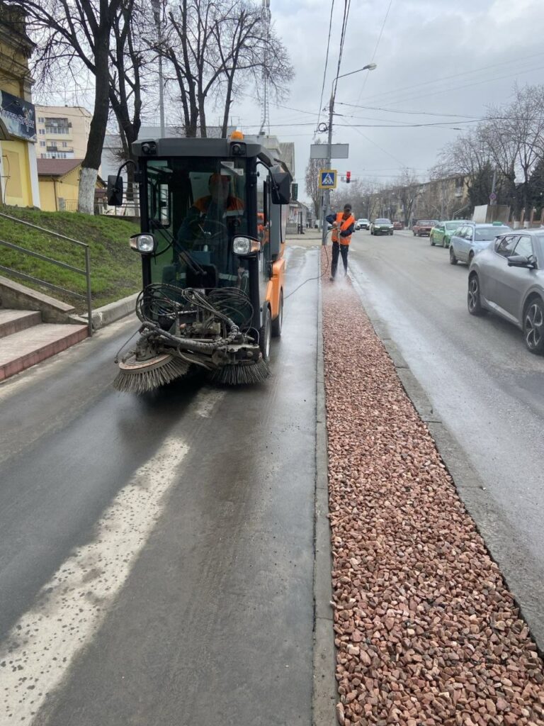 У Харкові упорядковують вулично-дорожню мережу (фото)