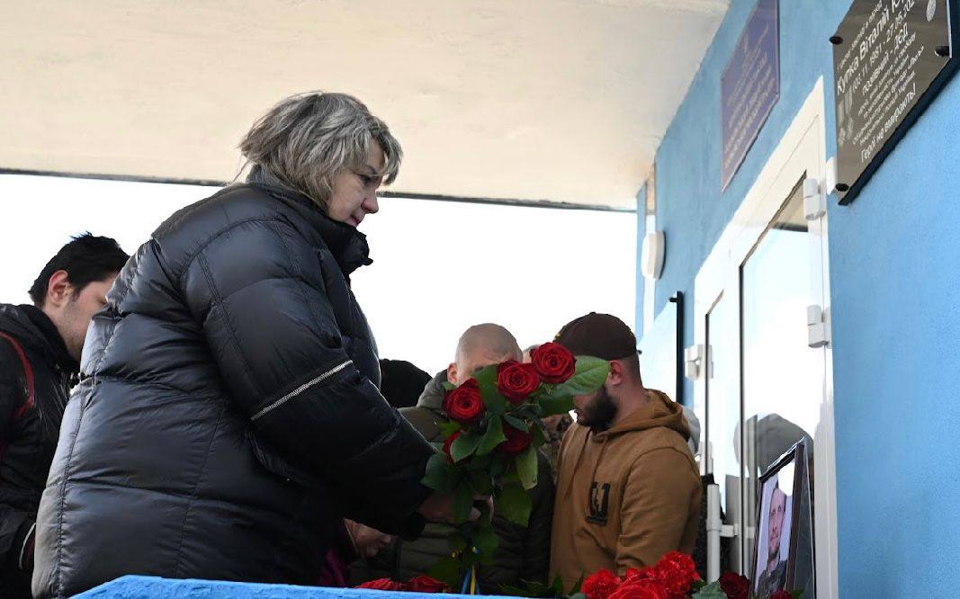 У Харківському ліцеї №160 відкрили меморіальну дошку полеглому захиснику Віталію Купці