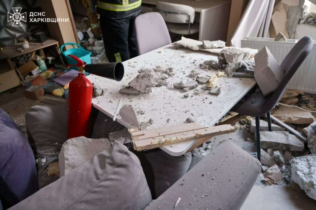 Російський БпЛА влучив у багатоповерхівку в Шевченківському районі