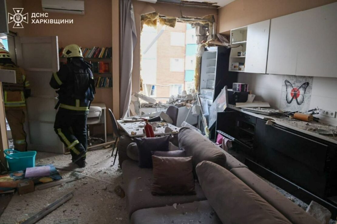 Російський БпЛА влучив у багатоповерхівку в Шевченківському районі