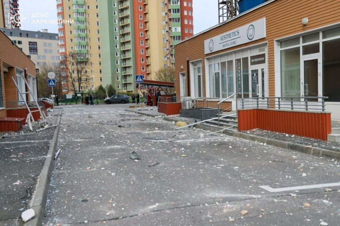 Російський БпЛА влучив у багатоповерхівку в Шевченківському районі