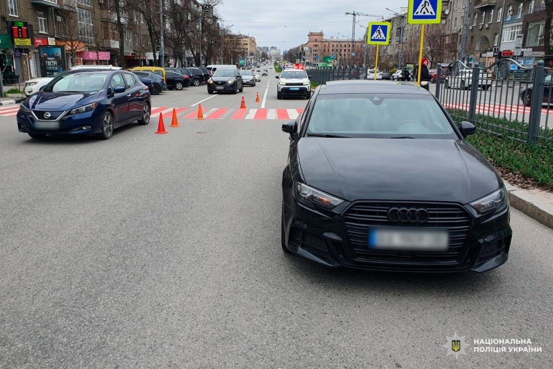 Поліція Харкова встановлює обставини аварії, в якій постраждав літній пішохід