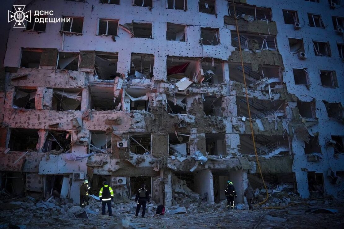 15 загиблих: у ніч проти 16 квітня армія рф масовано атакувала Україну