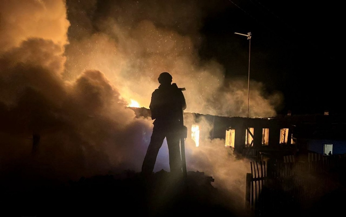 Дев'ять пожеж сталися на Харківщині внаслідок ворожих обстрілів