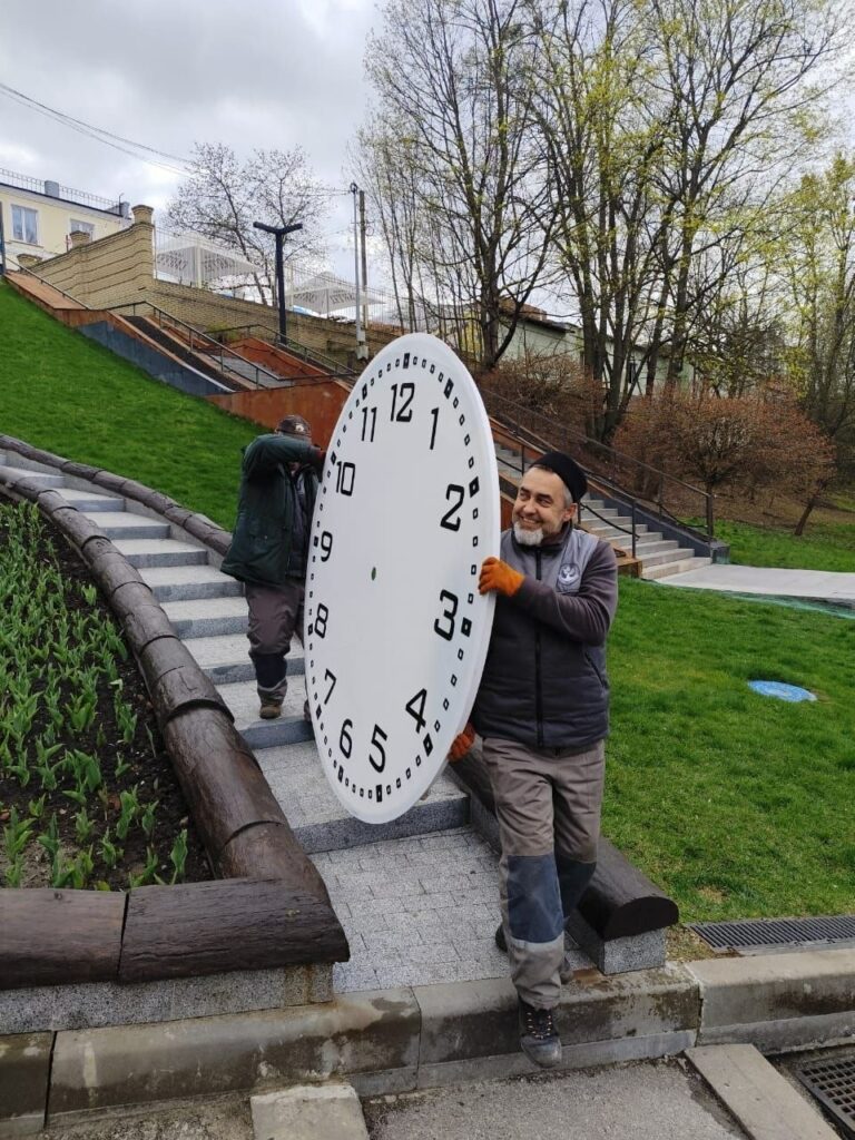 Годинник з Саржиного Яру відправили на ремонт (фото)