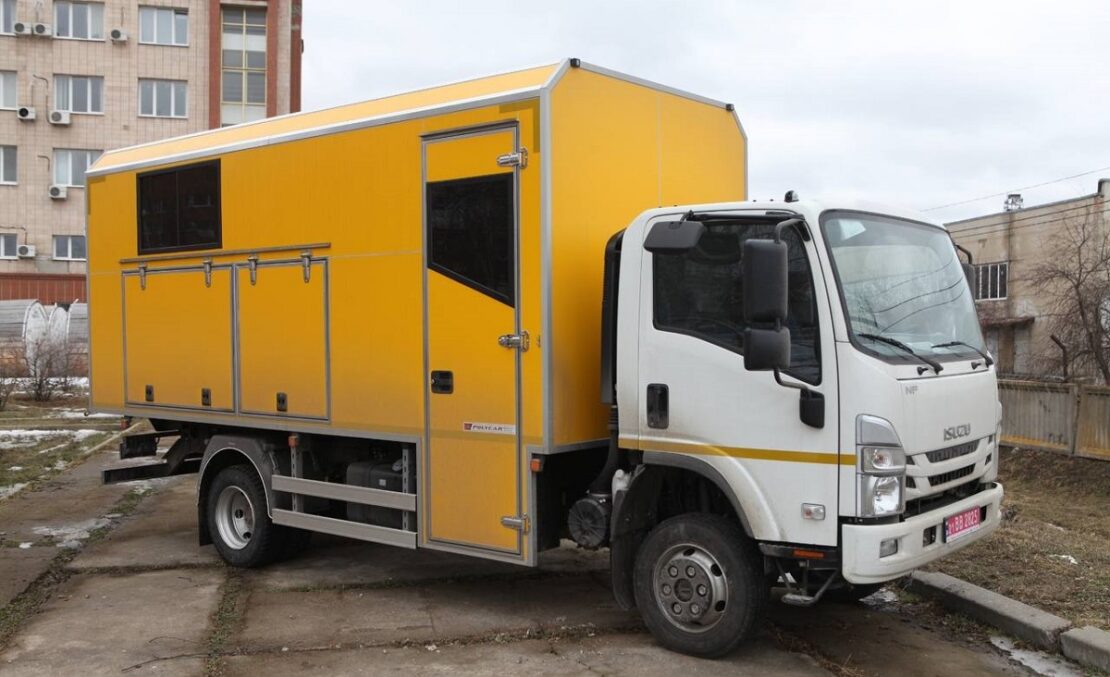 Автопарк Харківобленерго поповнила нова спецтехніка (фото)