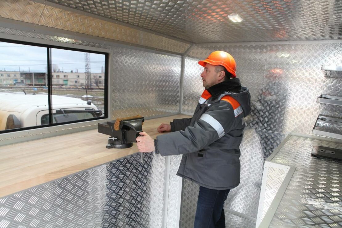 Автопарк Харківобленерго поповнила нова спецтехніка (фото) 