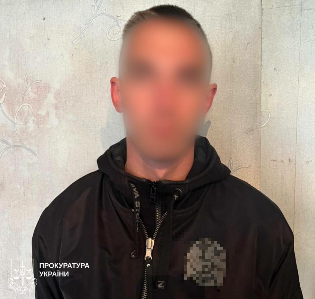 Молодик з Нової Водолаги попався на вирощуванні коноплі та зберіганні зброї