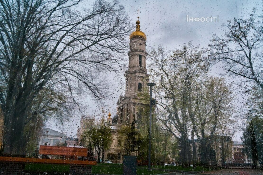 Холодний атмосферний фронт накрив Харків (фото)
