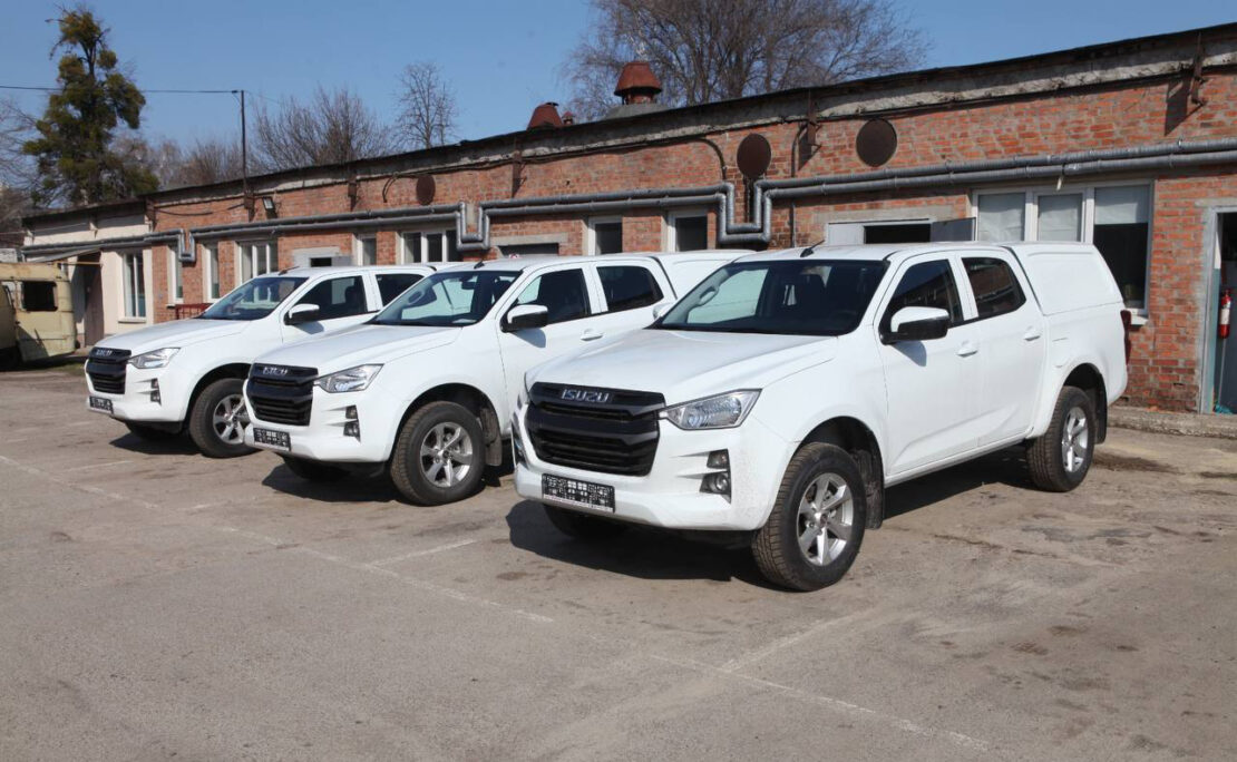 АТ "Харківобленерго" оновило свій автопарк пікапами 