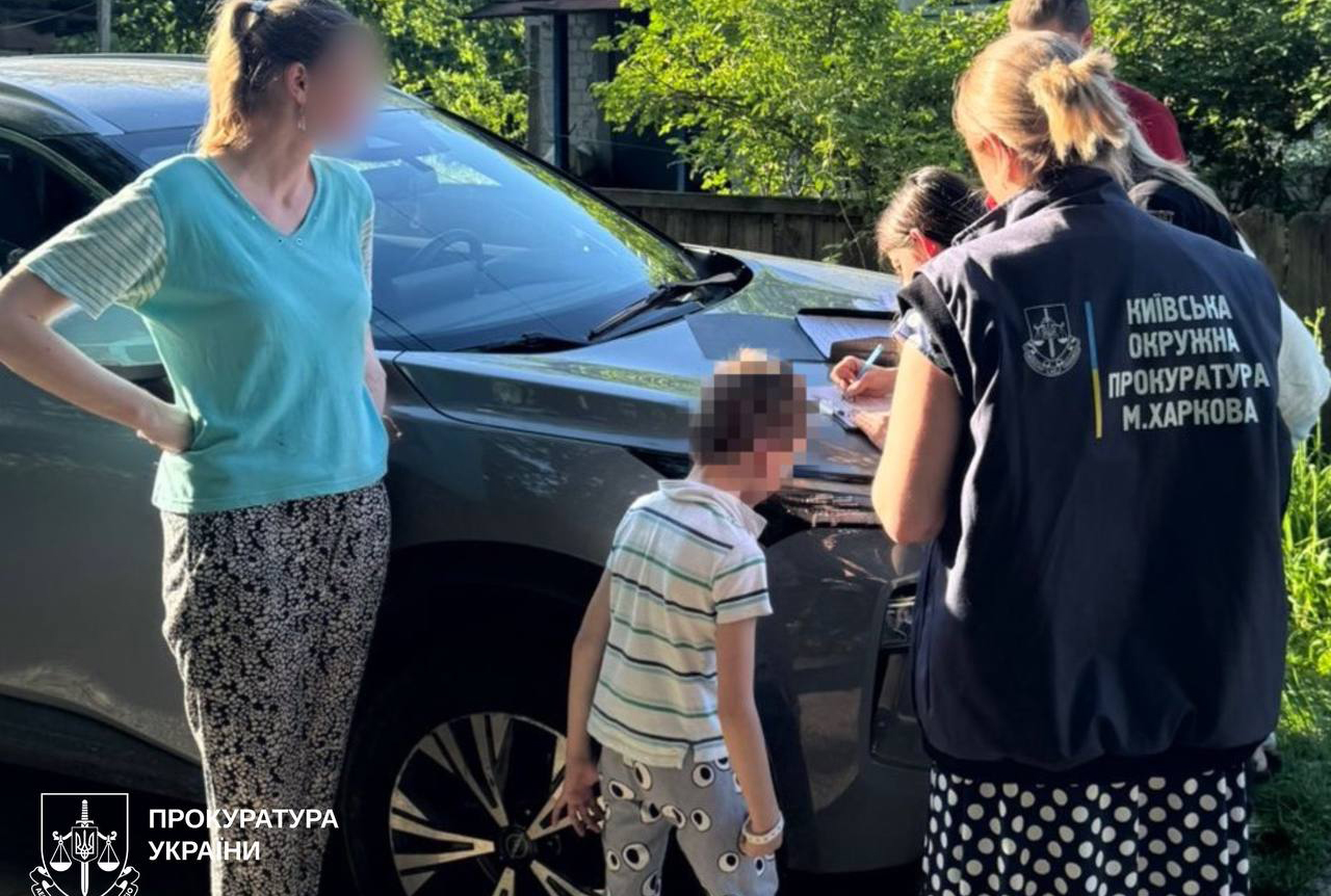 У Харкові вилучили дитину у матері після відео з побиттям