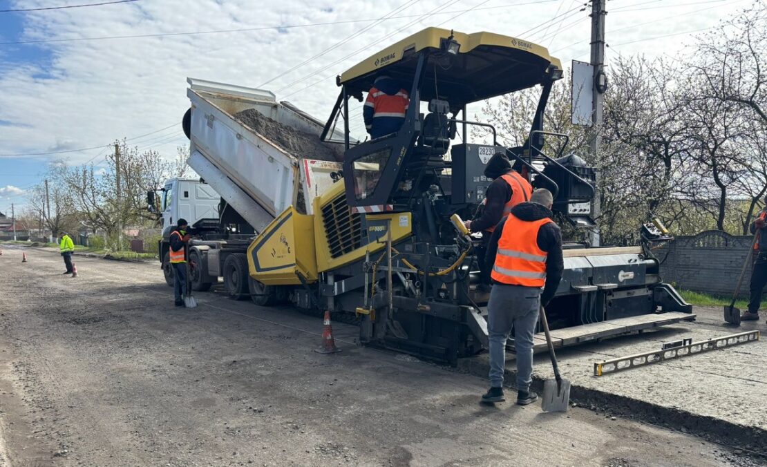На Харківщині ремонтують дороги для потреб оборони