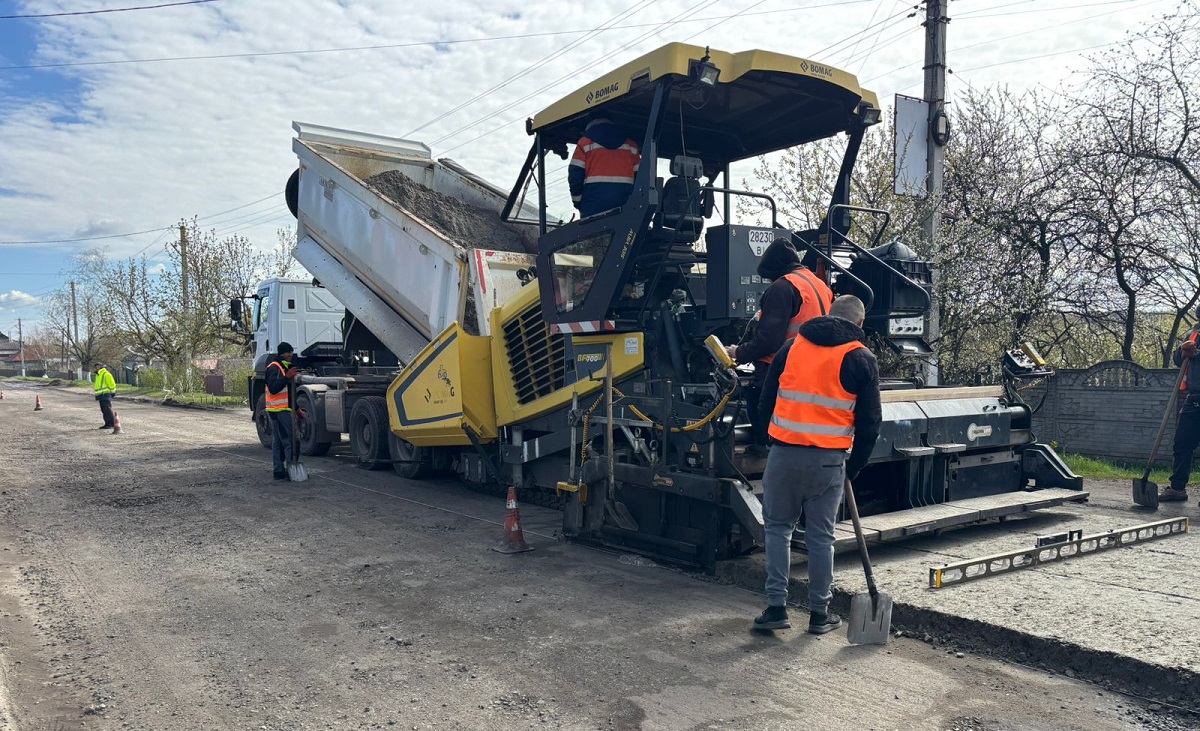 На Харківщині ремонтують дороги для потреб оборони