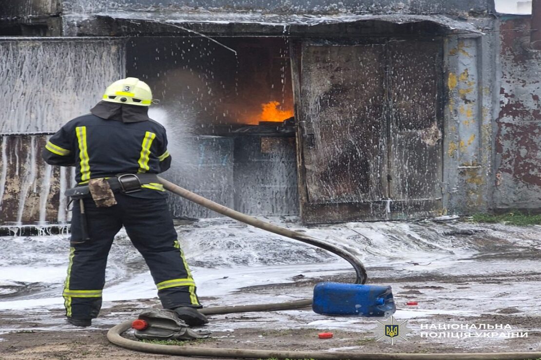 Пожежа у гаражі на вул. Дудинській - поліція перевіряє факти