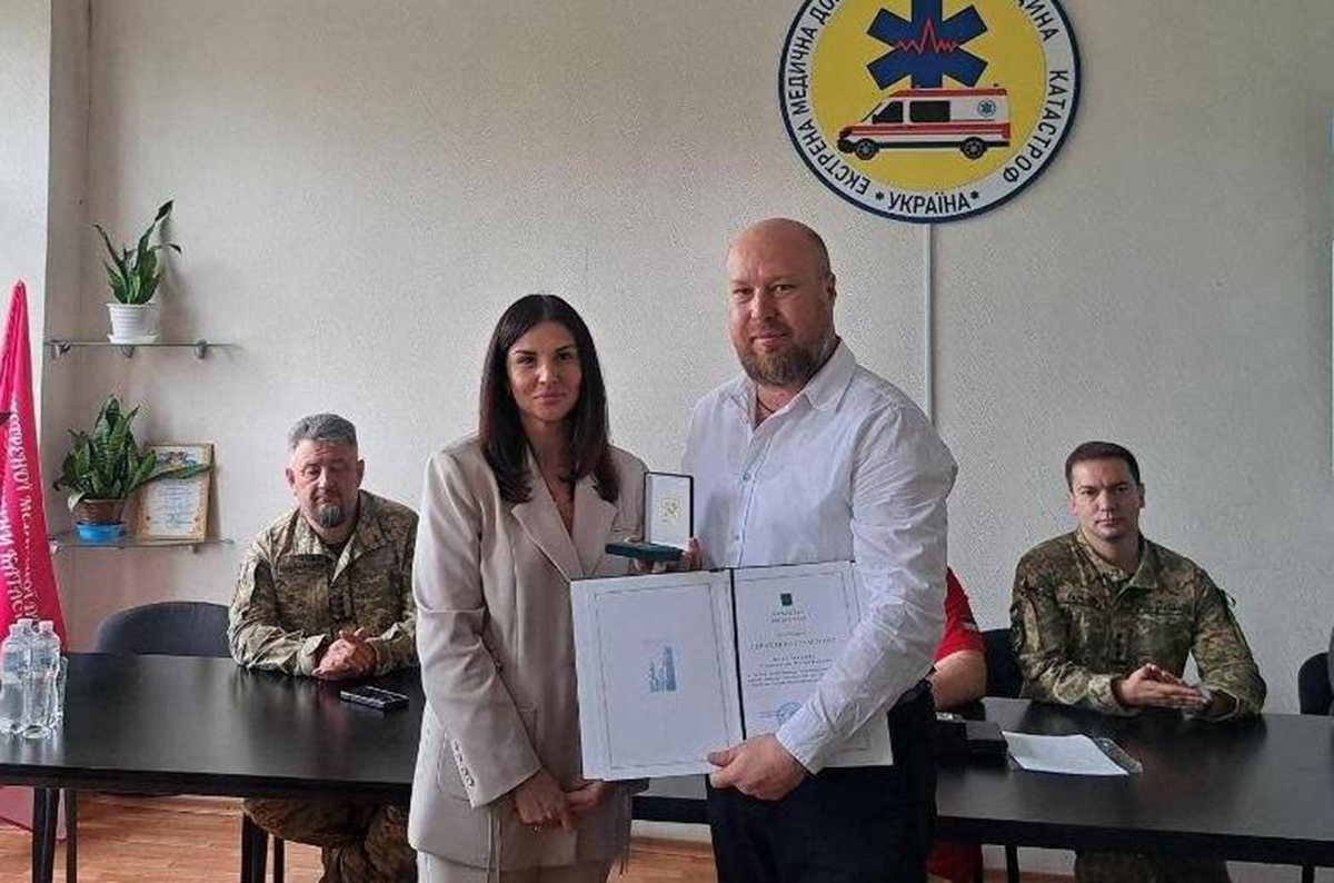 У Харкові медиків «екстренки» привітали з професійним святом