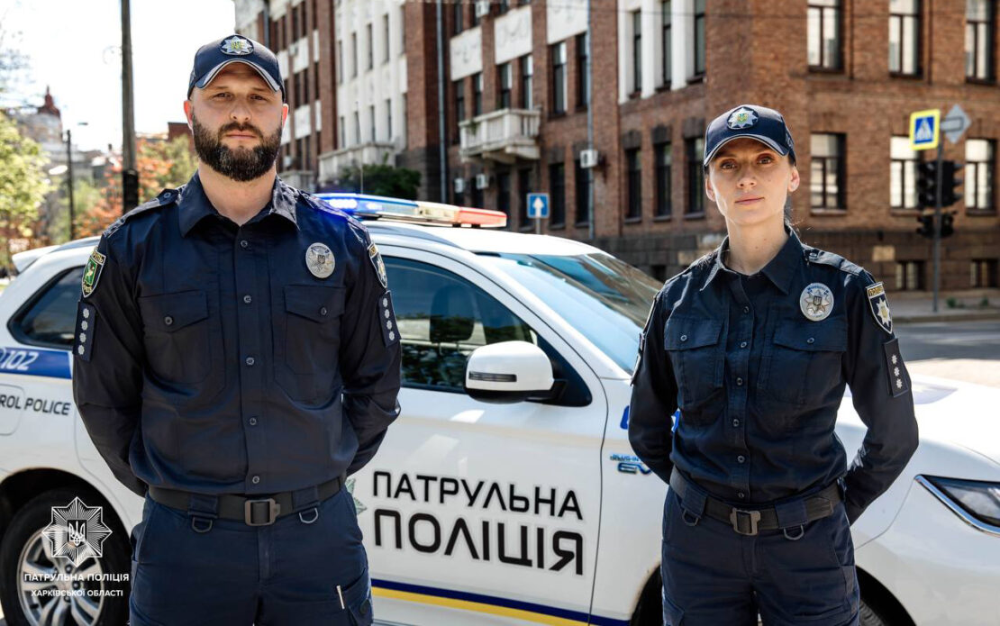 Харківські патрульні врятували жінку, якій раптово стало зле 