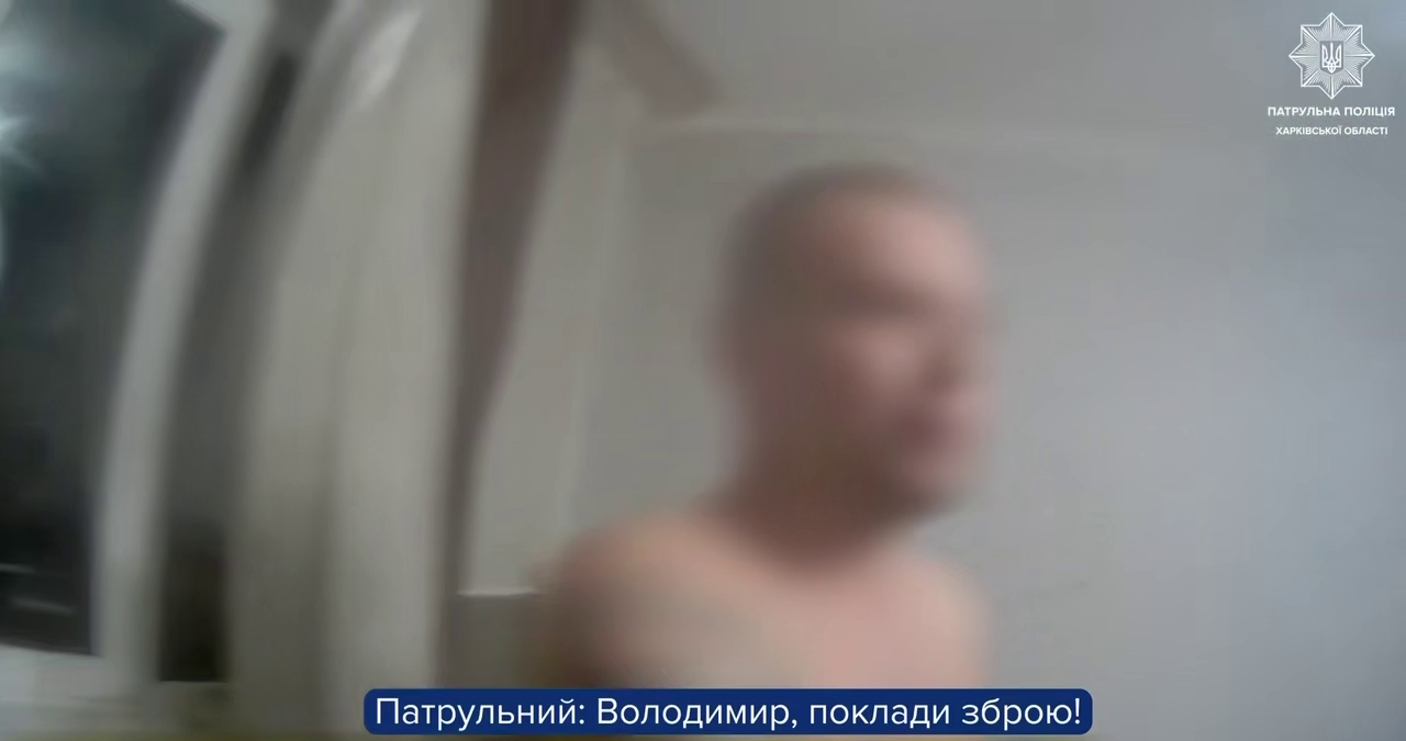 У Харкові військовий у СЗЧ погрожував зброєю патрульним