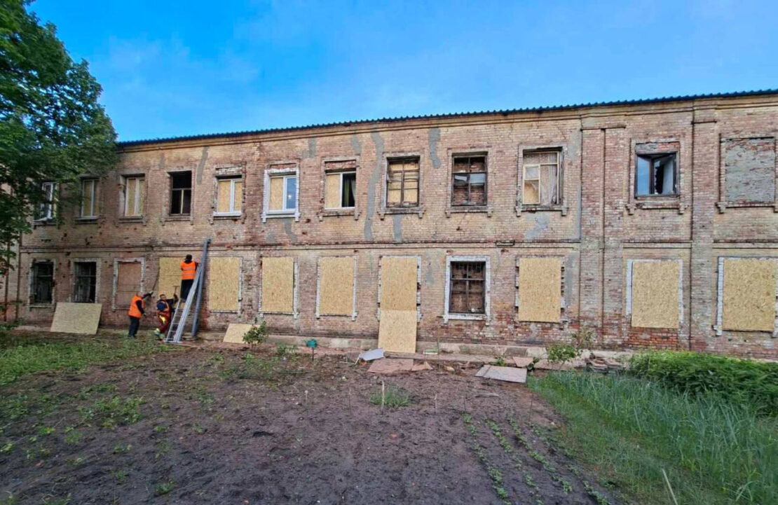 Через обстріли у Харкові пошкодженно 14 будівель 