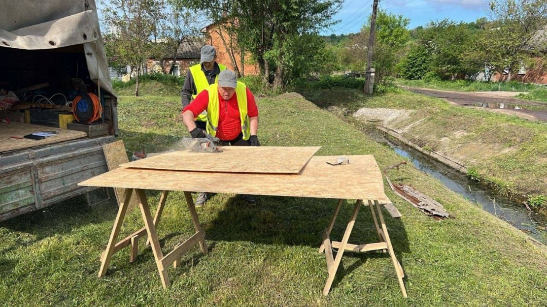Комунальники Харкова оперативно усувають наслідки обстрілів