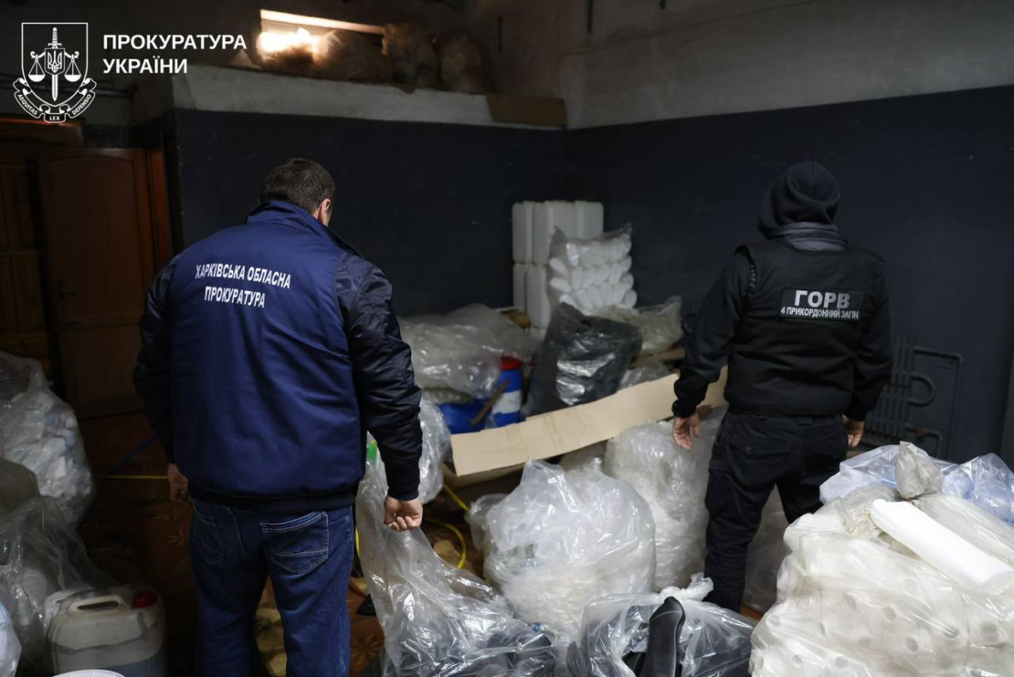Фальсифікат по всій країні: у Харкові викрили цехи побутової хімії (фото)