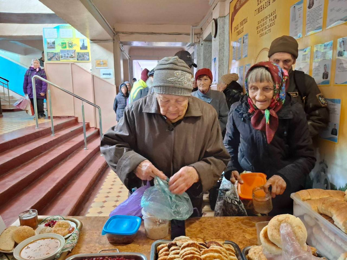 У Харкові відкрито пункти видачі гарячого харчування (фото)