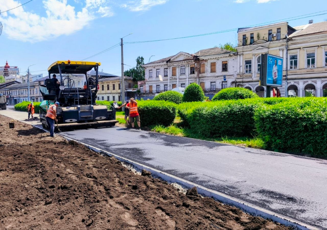  У Харкові комунальники оновлюють вулично-дорожню мережу
