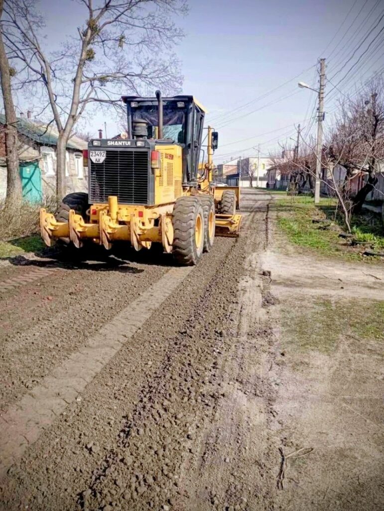 У Харкові тривають роботи з утримання дорожньої мережі (фото)