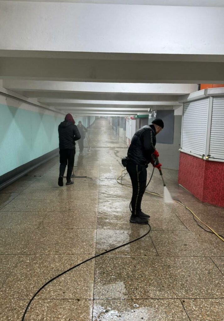 У Харкові впорядковують підземні переходи метро та прилеглу територію