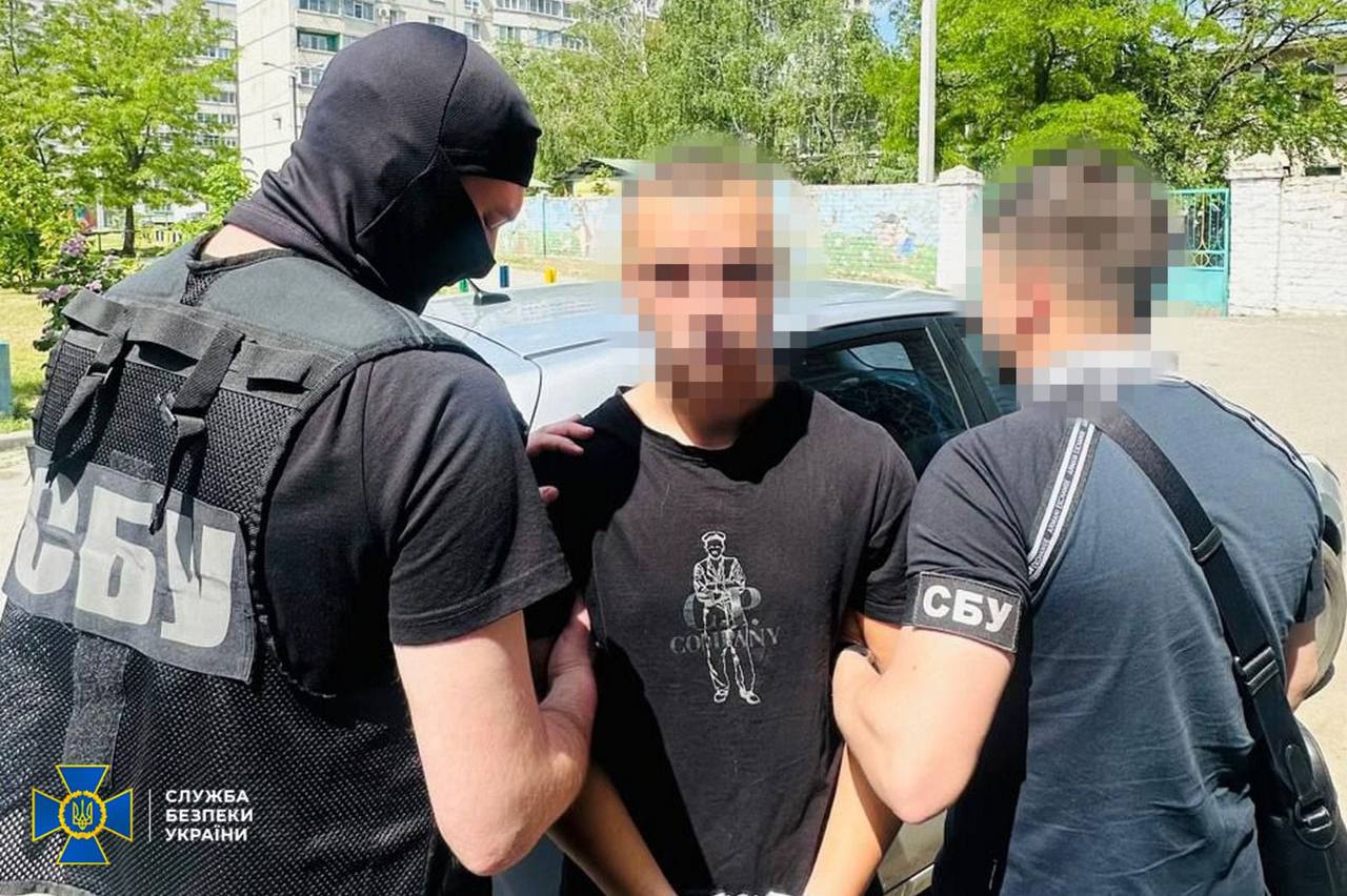 Харків'янина судитимуть за продаж «трофейної» зброї