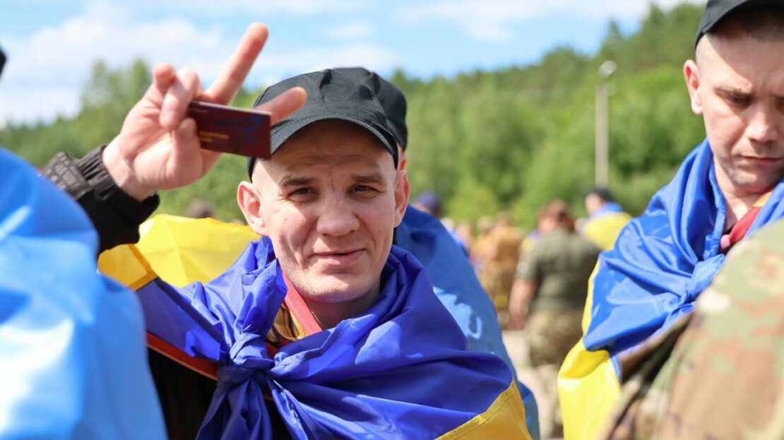 З російського полону повернулися 160 захисників (фото)