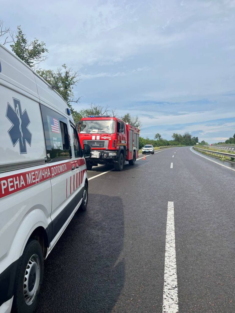 Медики Харківщини надали допомогу постраждалим у ДТП (фото)